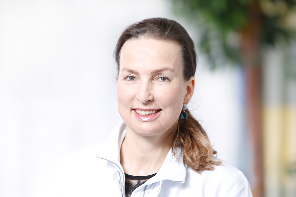 Orthopädische Klinik Hessisch Lichtenau – Chefärztin Dr. med. Marion Saur Orthopädische Klinik Hessisch Lichtenau - Chefärztin Dr. med. Marion Saur